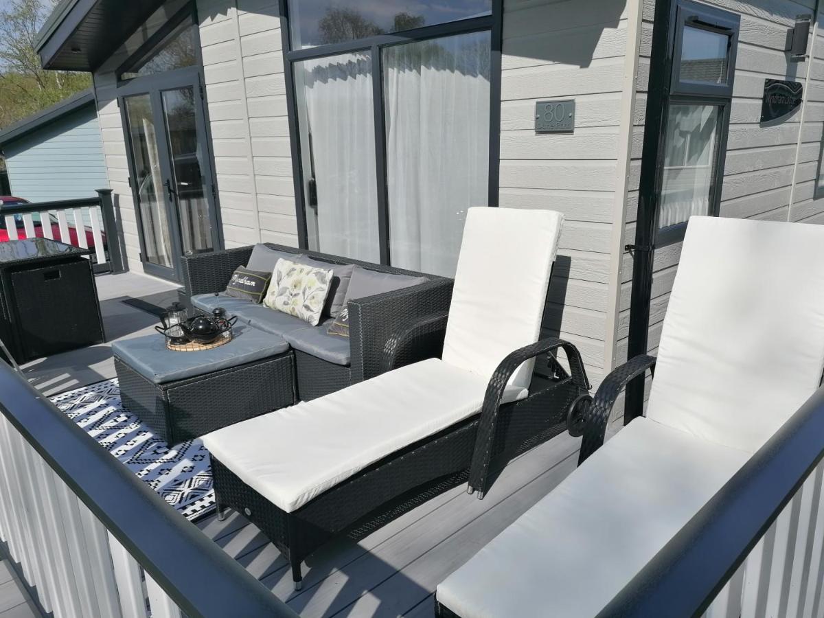 Luxury Lodge On Edge Of New Forest And 800M From Sea Entertainment And Leisure Passes Included Мілфорд-он-Сі Екстер'єр фото