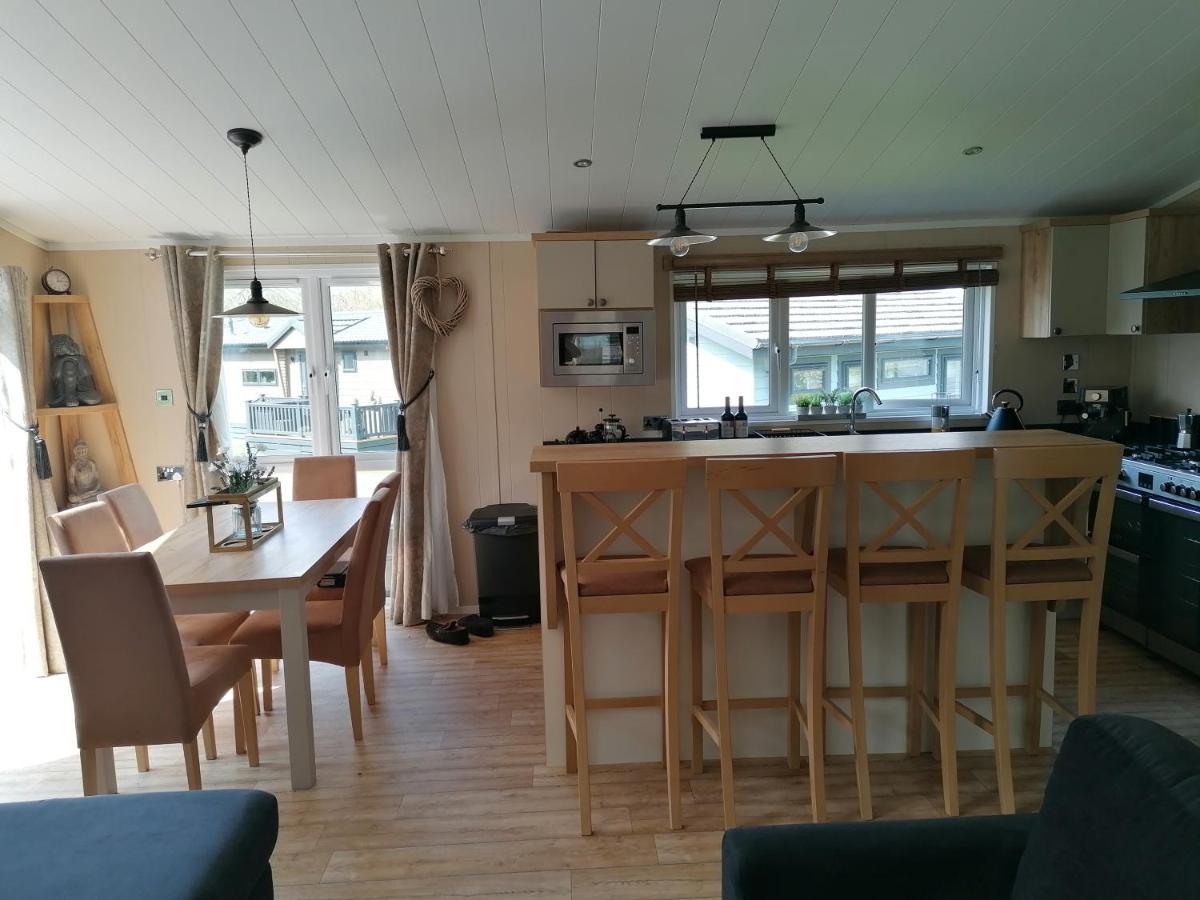 Luxury Lodge On Edge Of New Forest And 800M From Sea Entertainment And Leisure Passes Included Мілфорд-он-Сі Екстер'єр фото