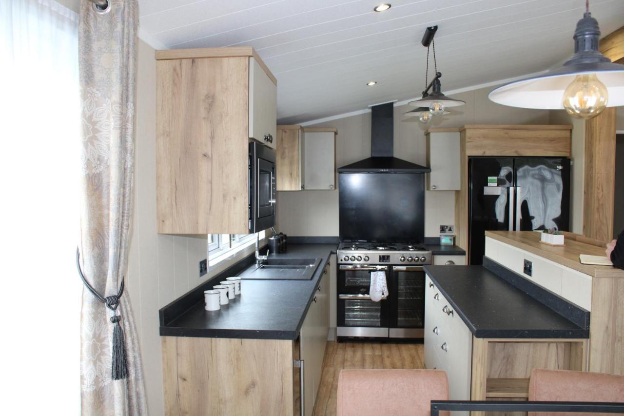 Luxury Lodge On Edge Of New Forest And 800M From Sea Entertainment And Leisure Passes Included Мілфорд-он-Сі Екстер'єр фото