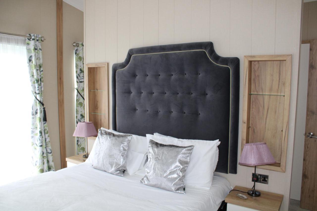 Luxury Lodge On Edge Of New Forest And 800M From Sea Entertainment And Leisure Passes Included Мілфорд-он-Сі Екстер'єр фото