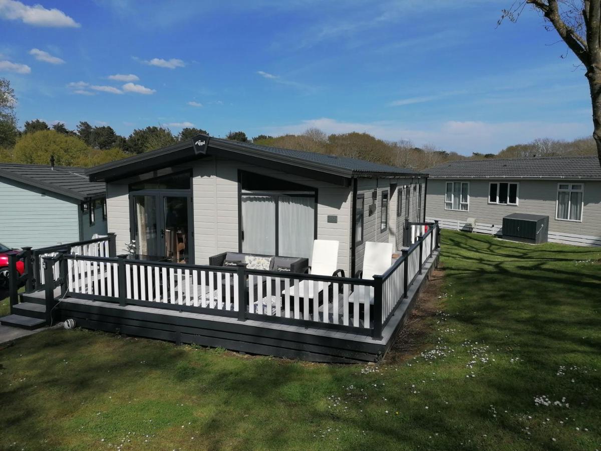 Luxury Lodge On Edge Of New Forest And 800M From Sea Entertainment And Leisure Passes Included Мілфорд-он-Сі Екстер'єр фото