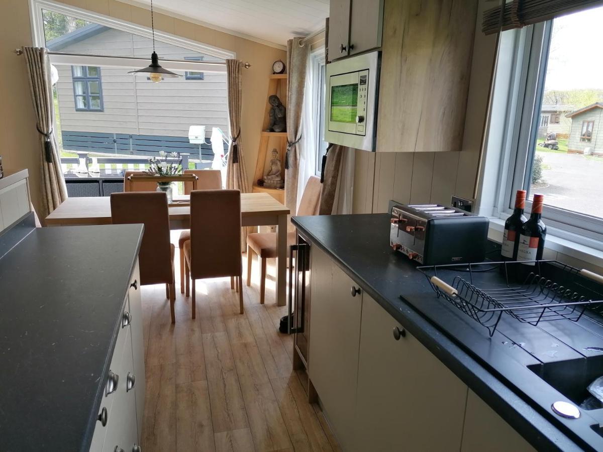 Luxury Lodge On Edge Of New Forest And 800M From Sea Entertainment And Leisure Passes Included Мілфорд-он-Сі Екстер'єр фото