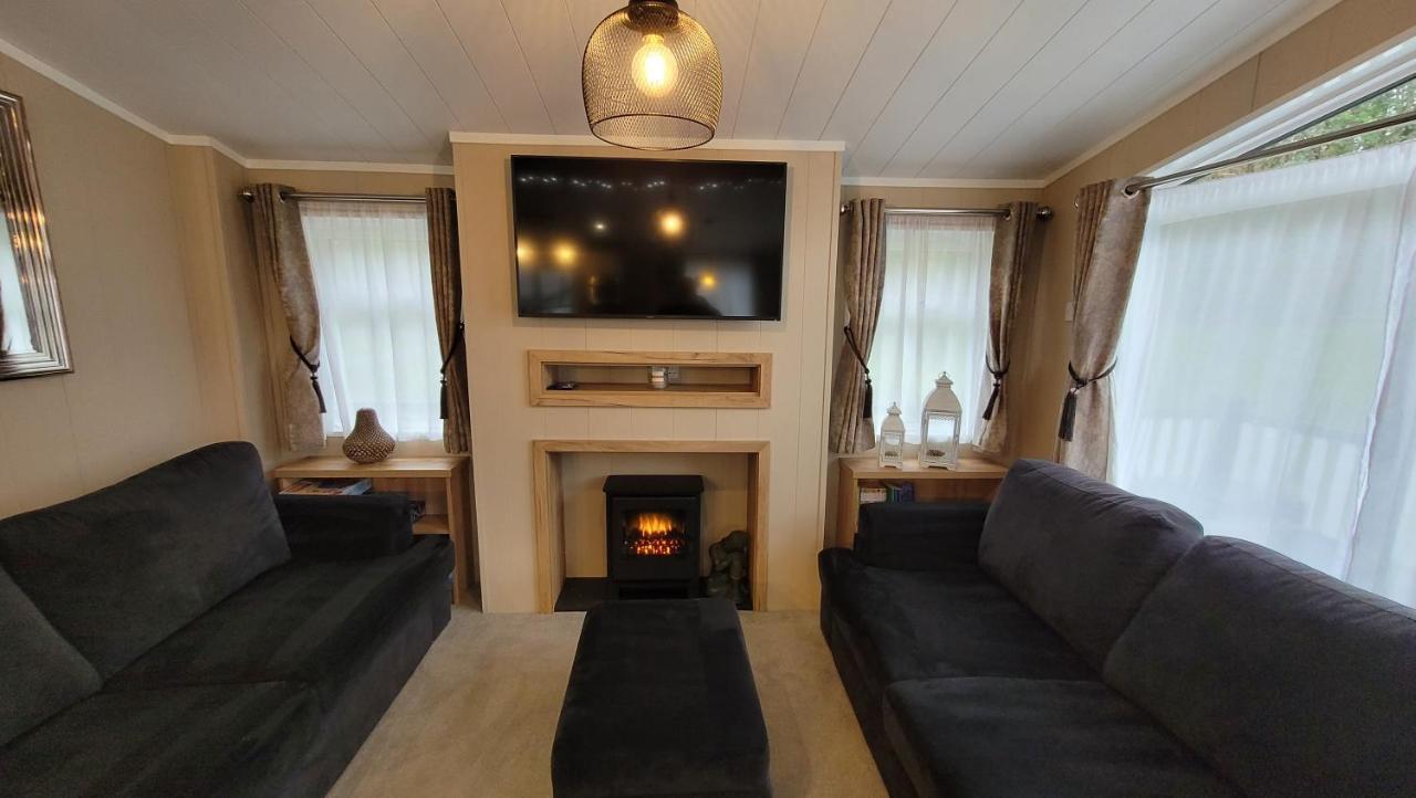Luxury Lodge On Edge Of New Forest And 800M From Sea Entertainment And Leisure Passes Included Мілфорд-он-Сі Екстер'єр фото