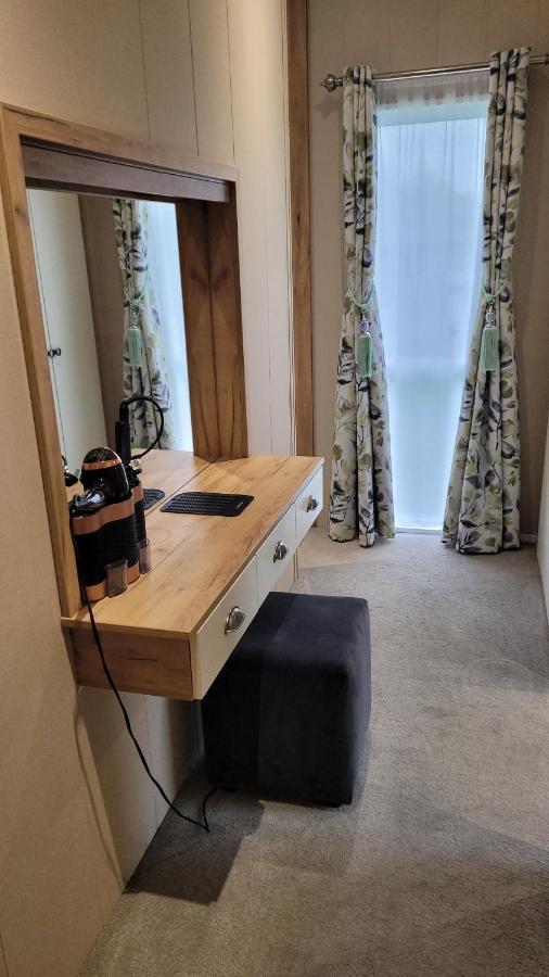 Luxury Lodge On Edge Of New Forest And 800M From Sea Entertainment And Leisure Passes Included Мілфорд-он-Сі Екстер'єр фото