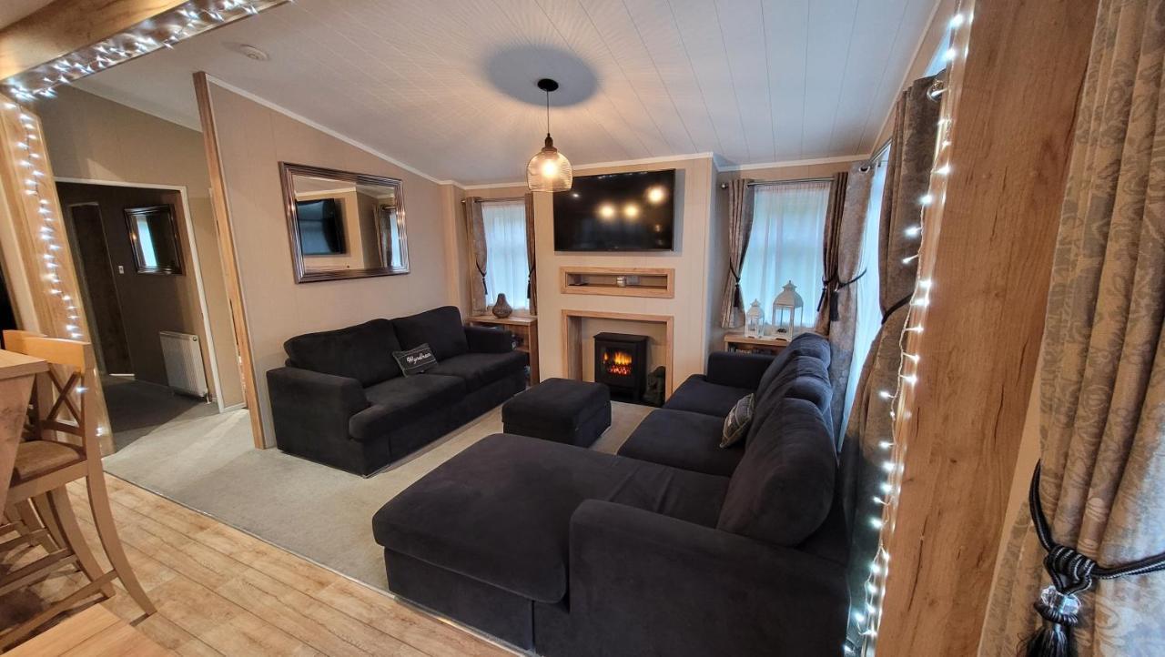 Luxury Lodge On Edge Of New Forest And 800M From Sea Entertainment And Leisure Passes Included Мілфорд-он-Сі Екстер'єр фото