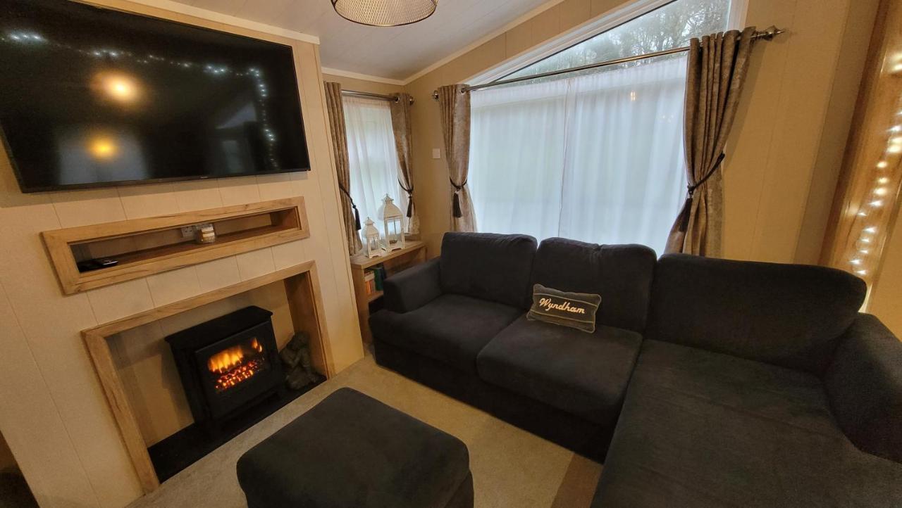 Luxury Lodge On Edge Of New Forest And 800M From Sea Entertainment And Leisure Passes Included Мілфорд-он-Сі Екстер'єр фото