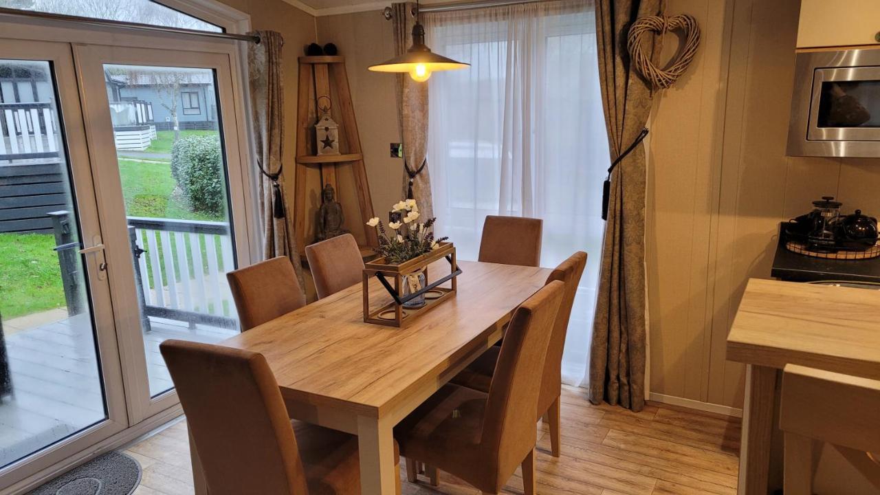 Luxury Lodge On Edge Of New Forest And 800M From Sea Entertainment And Leisure Passes Included Мілфорд-он-Сі Екстер'єр фото